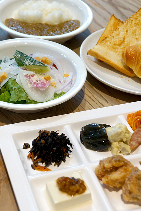 朝食ビュッフェ